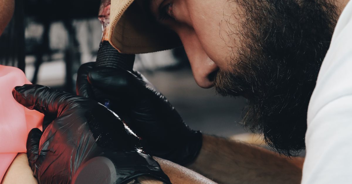 Exploring the Challenges of Watercolour Tattoo Application